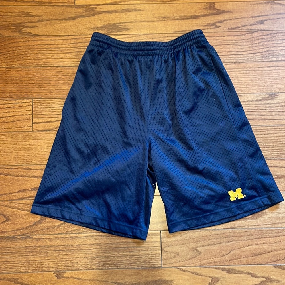 3/$15! NCAA university of Michigan wolverines logo mesh gym shorts Size Small